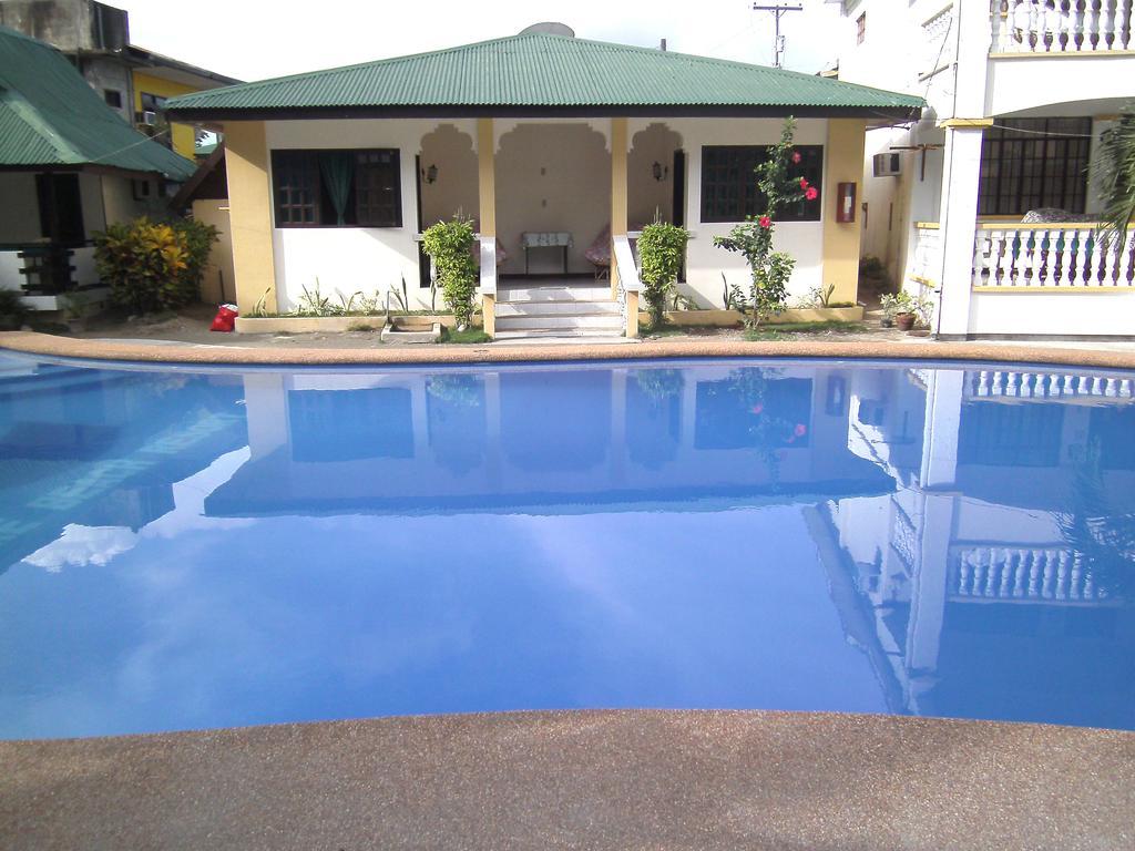 Seashore Beach Resort Puerto Galera Exterior foto