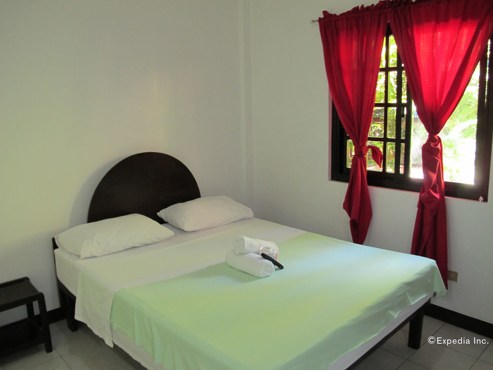 Seashore Beach Resort Puerto Galera Exterior foto