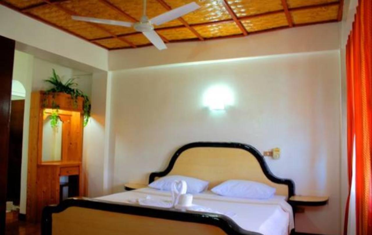 Seashore Beach Resort Puerto Galera Exterior foto
