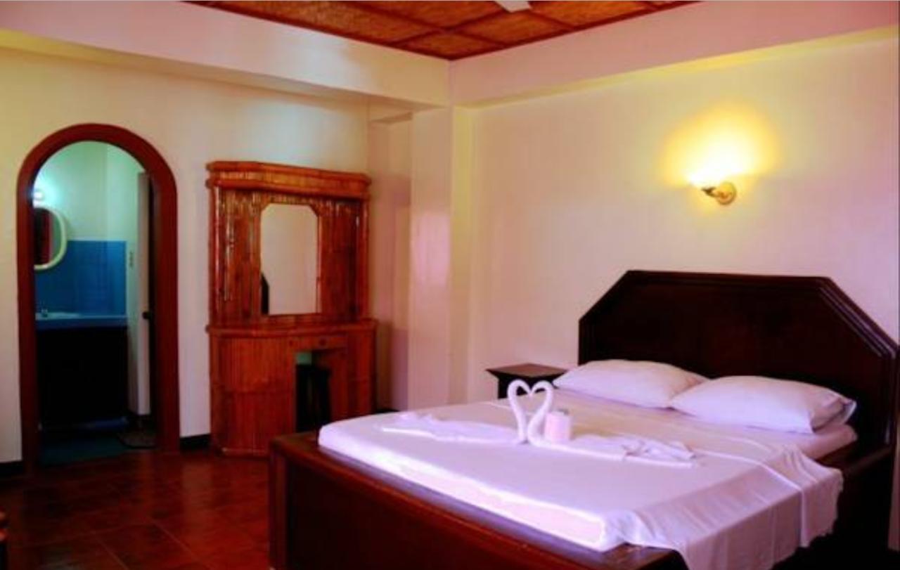 Seashore Beach Resort Puerto Galera Exterior foto