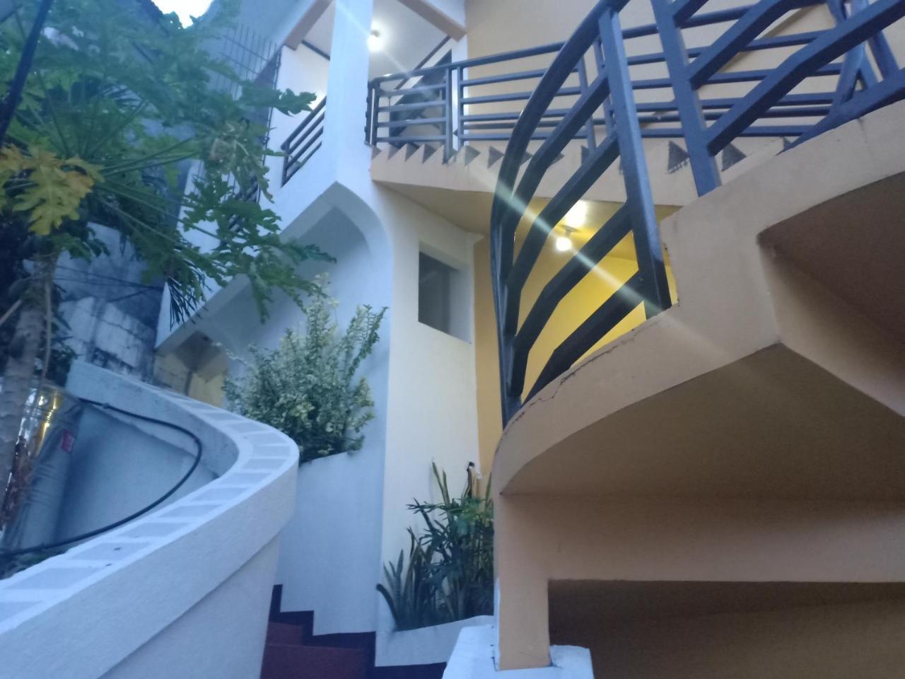Seashore Beach Resort Puerto Galera Exterior foto
