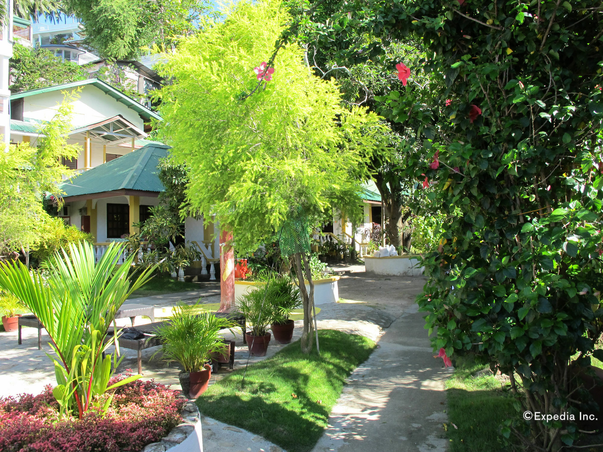 Seashore Beach Resort Puerto Galera Exterior foto